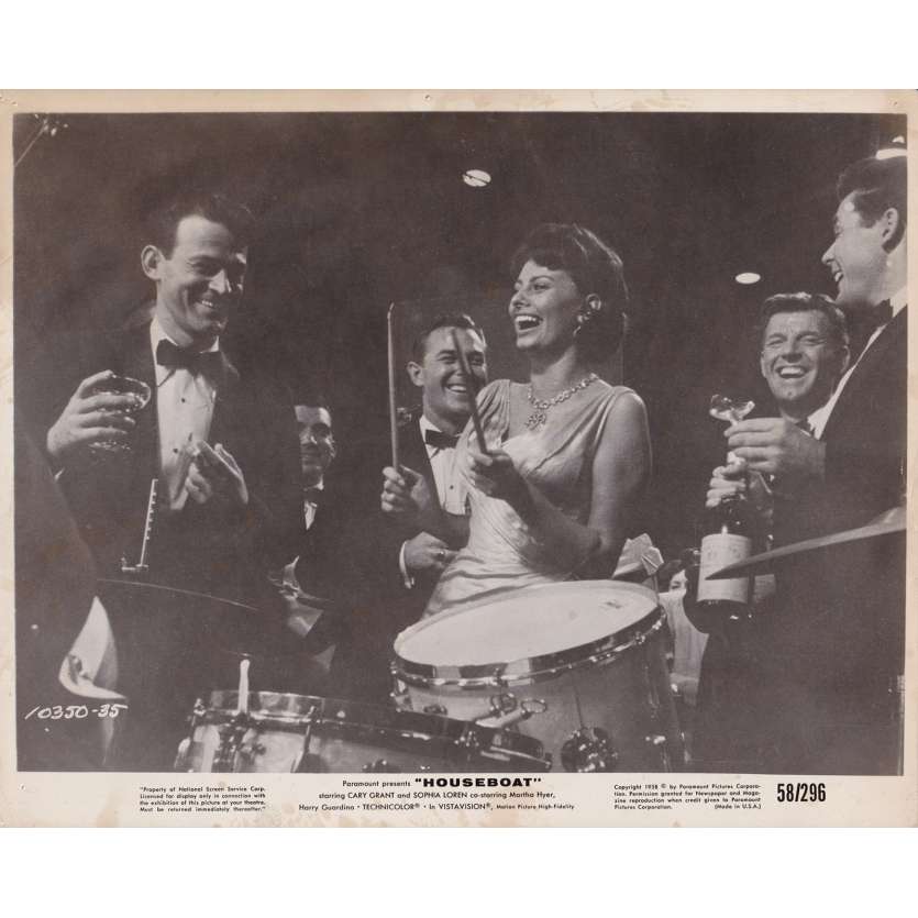 LA PENICHE DU BONHEUR Photo de presse 35 - 20x25 cm. - 1958 - Cary Grant, Sophia Loren, Melville Shavelson