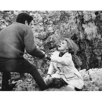 A PLACE FOR LOVERS Original Movie Still PFL-X3 - 8x10 in. - 1968 - Vittorio De Sica, Marcello Mastroianni, Faye Dunaway