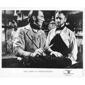 FRANKENSTEIN S'EST ECHAPPE Photo de presse 44-A - 20x25 cm. - R1970 - Peter Cushing, Terence Fisher