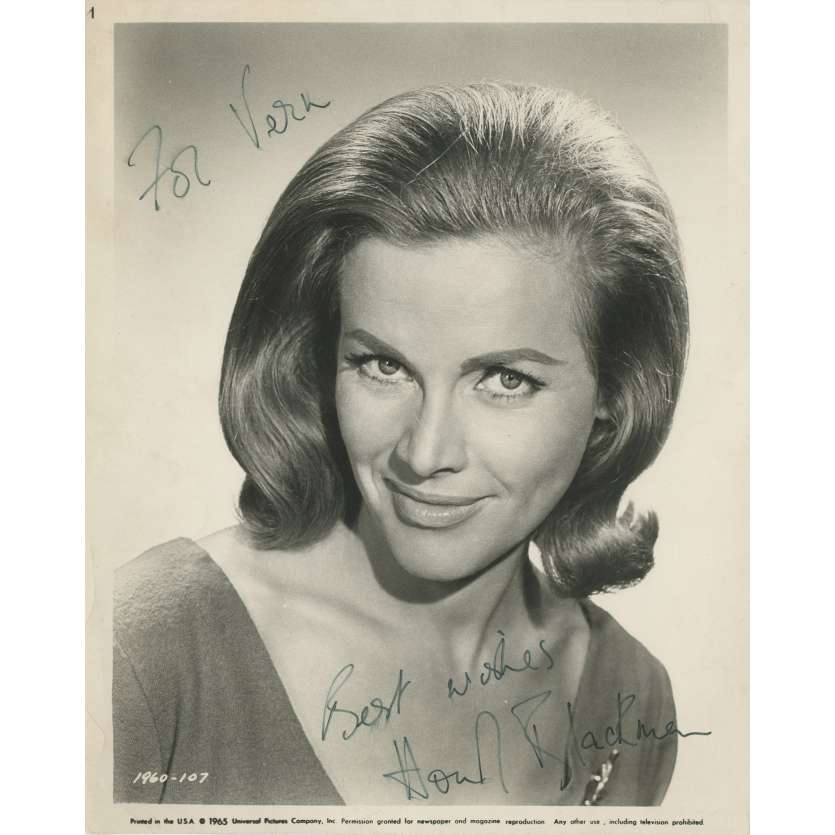 GOLDFINGER Photo signée par HONOR BLACKMAN- 20x25 cm. - 1964