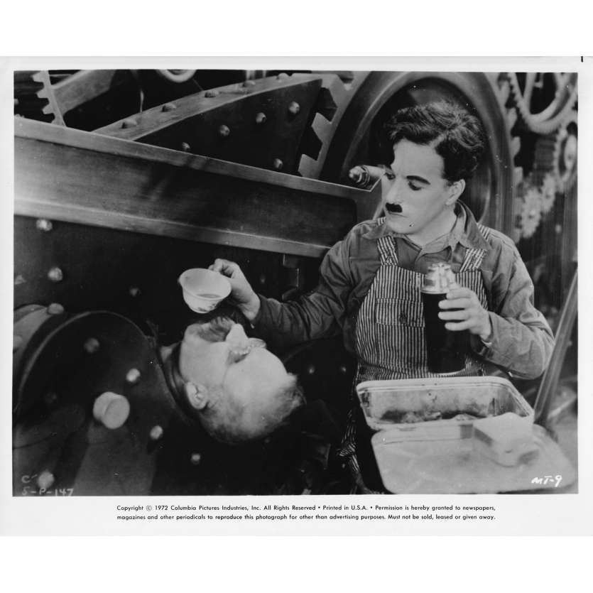 LES TEMPS MODERNES Photo de presse MT-9 - 20x25 cm. - R1970 - Paulette Goddard,, Charles Chaplin