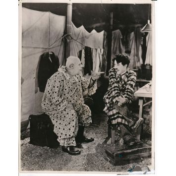 LE CIRQUE photo de presse 454-18 - 20x25 cm. - 1928 - Merna Kennedy, Charles Chaplin