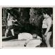 L'HOMME AU PISTOLET D'OR Photo de presse GG-4 - 20x25 cm. - 1977 - Roger Moore, James Bond