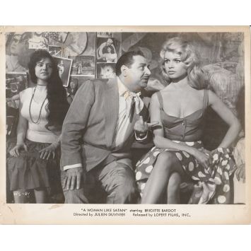 LA FEMME ET LE PANTIN Photo de presse WS-81 - 20x25 cm. - 1958 - Brigitte Bardot, Julien Duvivier