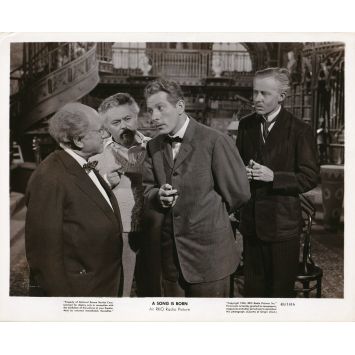SI BEMOL ET FA DIESE Photo de presse SG-3200-21 - 20x25 cm. - 1948 - Danny Kaye, Virginia Mayo, Howard Hawks