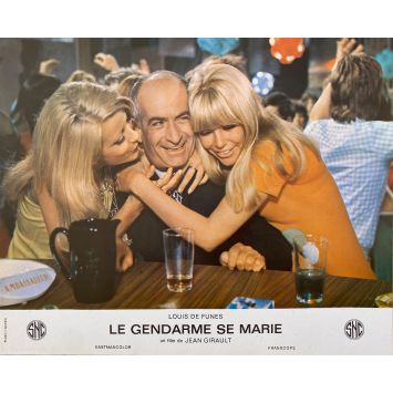 LE GENDARME SE MARIE Photo de film N05 - 21x30 cm. - 1968 - Louis de Funès, Jean Girault