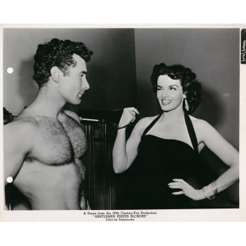 LES HOMMES PREFERENT LES BLONDES Photo de presse 882-32 - 20x25 cm. - 1953 - Marilyn Monroe, Howard Hawks
