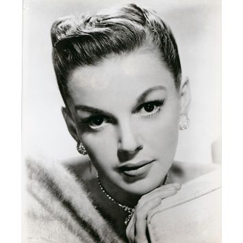 JUDY GARLAND Photo de presse- 20x25 cm. - 1940 - Portrait, MGM