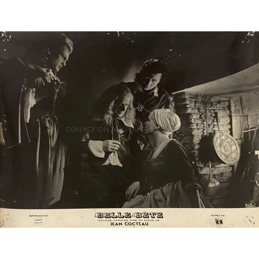 LA BELLE ET LA BETE Photo de film 205 - 24x30 cm. - 1946 - Jean Marais, Jean Cocteau