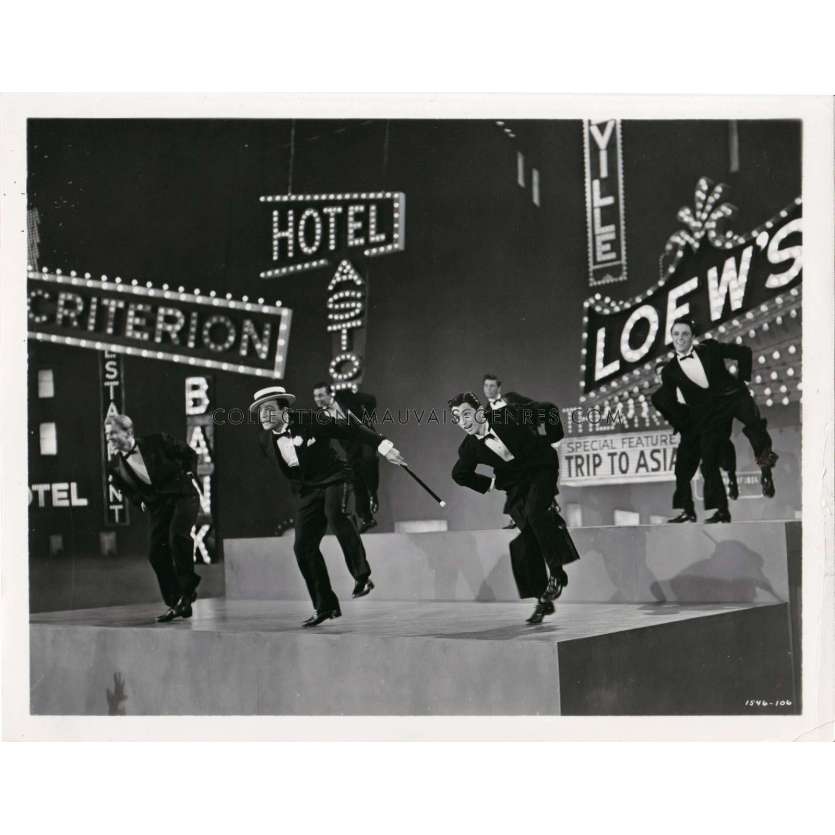 SINGIN' IN THE RAIN U.S Movie Still 1546-106 - 8x10 in. - 1952 - Stanley Donen, Gene Kelly