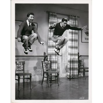 CHANTONS SOUS LA PLUIE Photo de presse 1546-55 - 20x25 cm. - 1952 - Gene Kelly, Stanley Donen