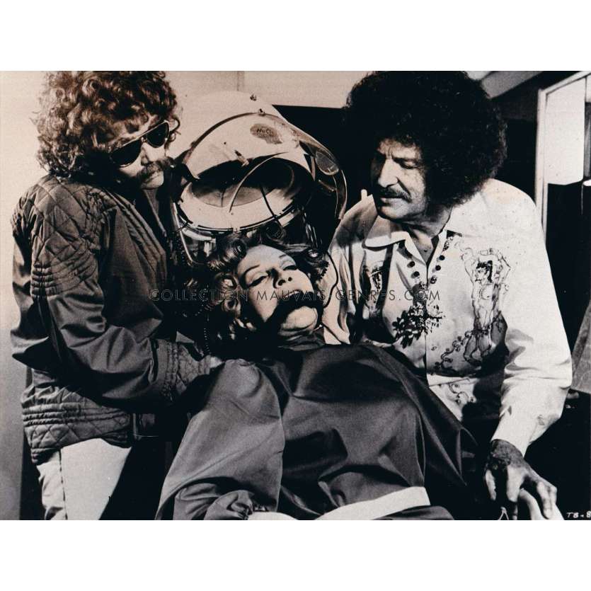 THEATER OF BLOOD U.S Movie Still TB-8 - 8x10 in. - 1973/R1980 - Douglas Hickox, Vincent Price