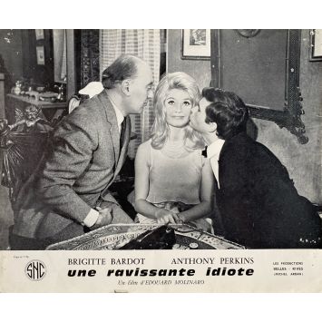 UNE RAVISSANTE IDIOTE Photo de film N02 - 24x30 cm. - 1964 - Edouard Molinaro, Brigitte Bardot