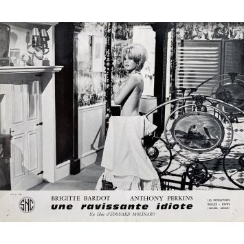 UNE RAVISSANTE IDIOTE Photo de film N03 - 24x30 cm. - 1964 - Edouard Molinaro, Brigitte Bardot