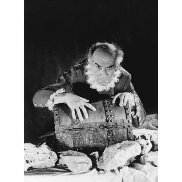 L'AVARE French TV Still- 7x9 in. - 1980 - Louis de Funes, Jean Girault