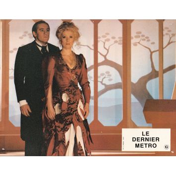LE DERNIER METRO Photo de film française N01 - 22x28 cm. - 1980 - Catherine Deneuve, FranCois Truffaut