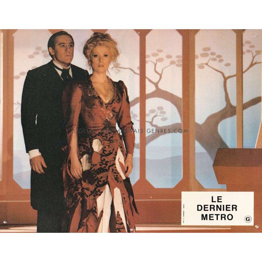 LE DERNIER METRO Photo de film française N01 - 22x28 cm. - 1980 - Catherine Deneuve, FranCois Truffaut
