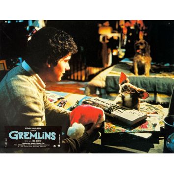 GREMLINS Lobby Card N01 - 9x12 in. - 1984 - Zach Galligan, Joe Dante