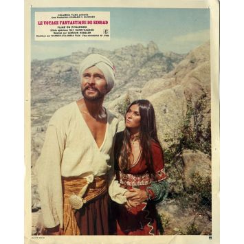 LE VOYAGE FANTASTIQUE DE SINBAD Photo de film N02 - 24x30 cm. - 1973 - Caroline Munro, Ray Harryhausen