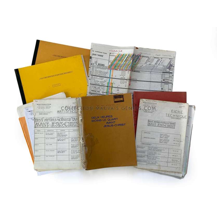 DEUX HEURES MOINS LE QUART AVANT JESUS CHRIST Scénario français- 21x30 cm. - 1982 - Coluche, Jean Yanne